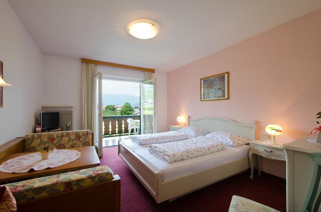 Hotel & Residenz Traubenheim Nalles Room photo